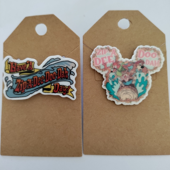 2 Splash Mountain Theme acrylic lapel pins - Picture 1 of 2